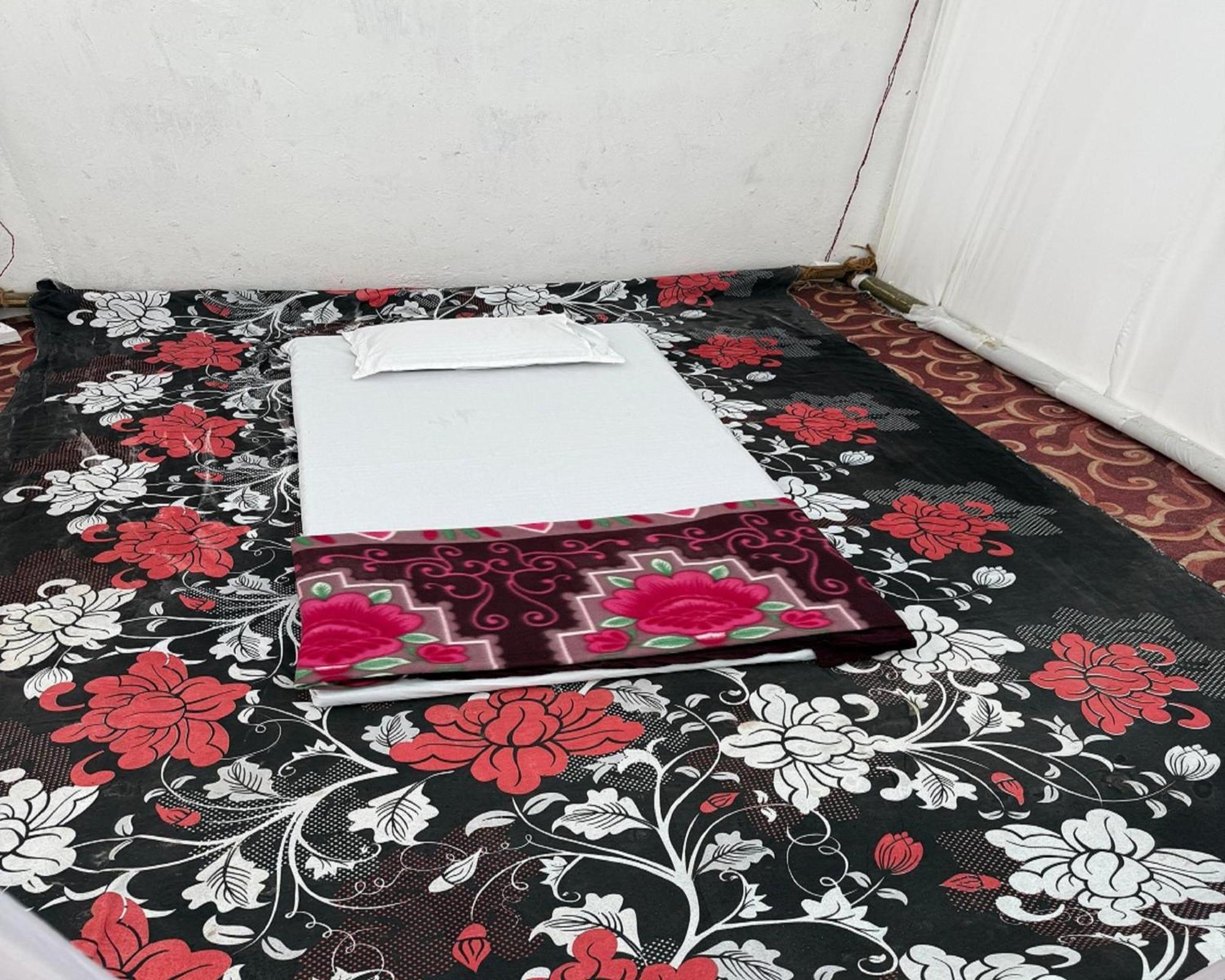 Arail Tent City Kumbh Cottage Mahakumbh -Near Arail Ghat And Naini Station Prayagraj Exterior foto