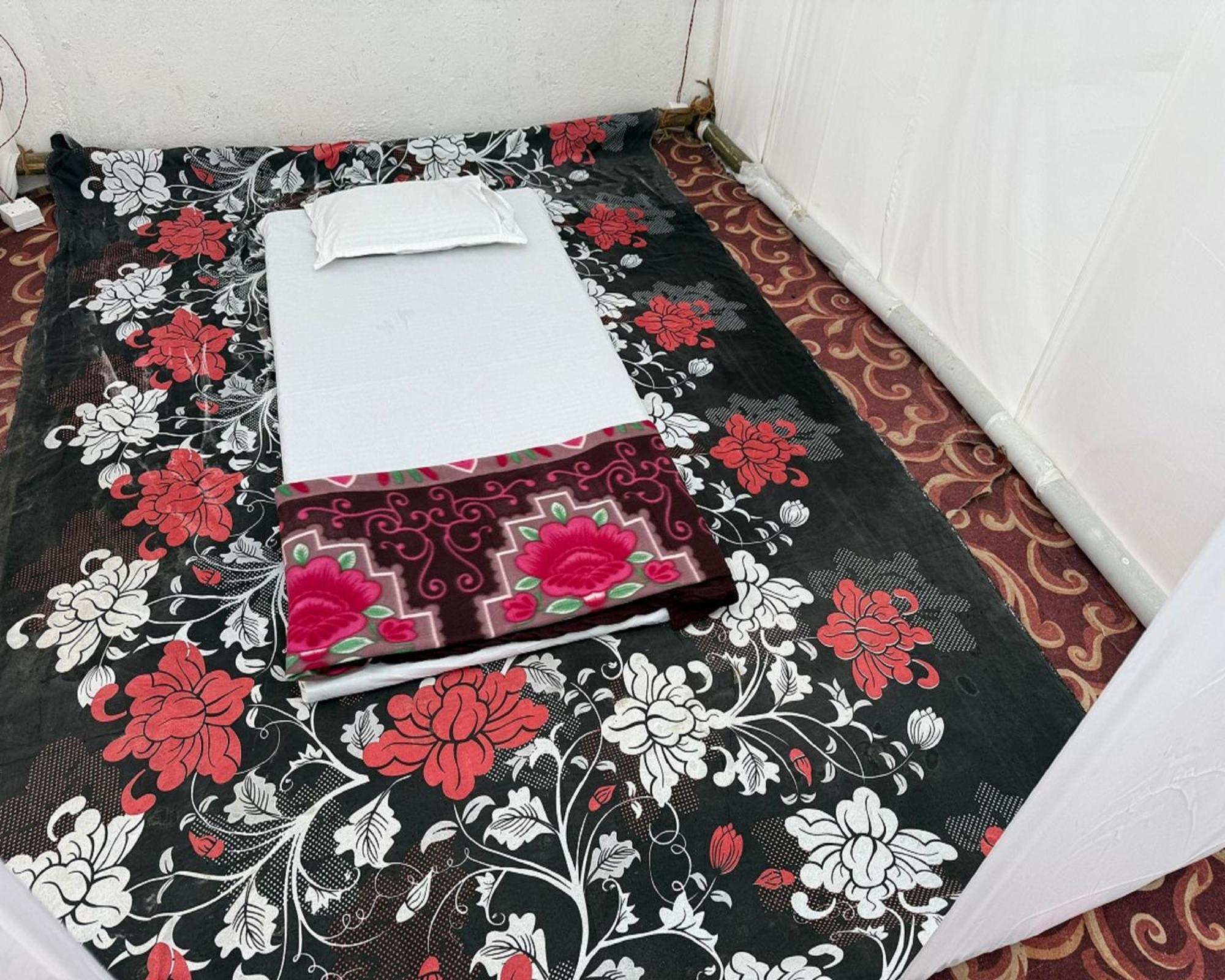 Arail Tent City Kumbh Cottage Mahakumbh -Near Arail Ghat And Naini Station Prayagraj Exterior foto